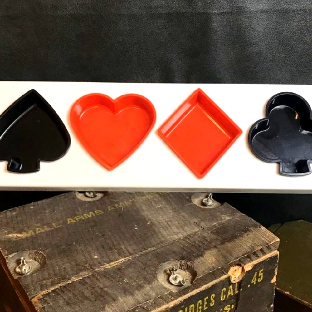 Vintage 1970's card suit snack tray